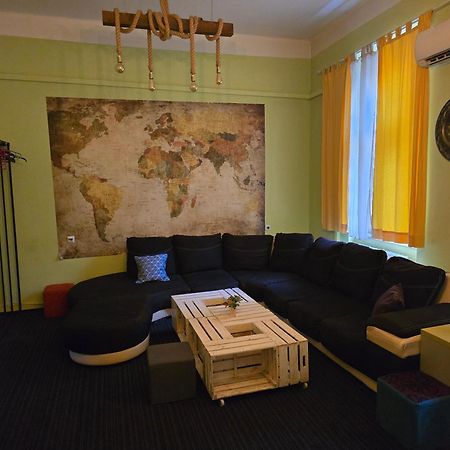 Spacious Tuzlaks Apartments Sarajevo Ferhadija Esterno foto
