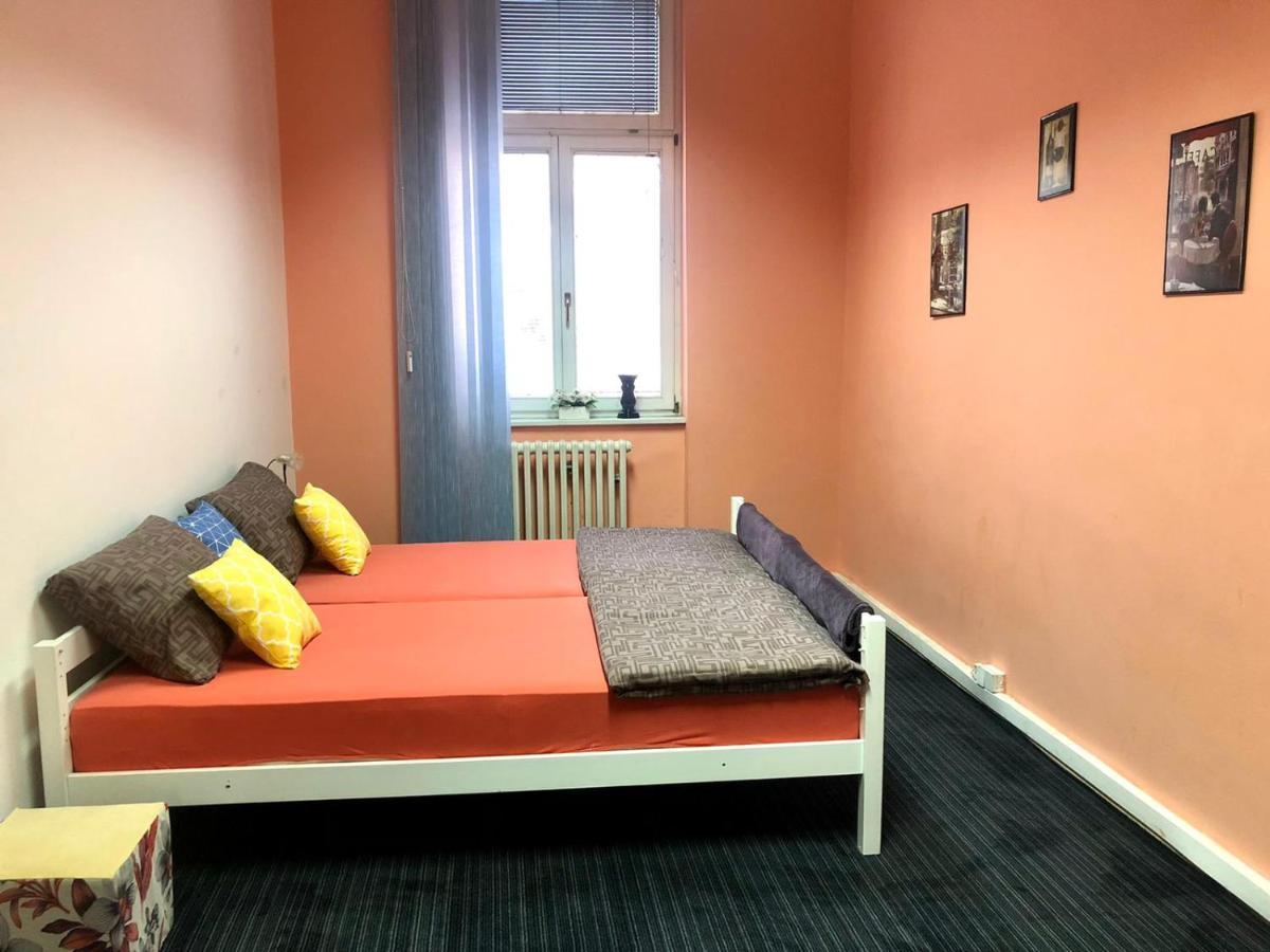 Spacious Tuzlaks Apartments Sarajevo Ferhadija Esterno foto